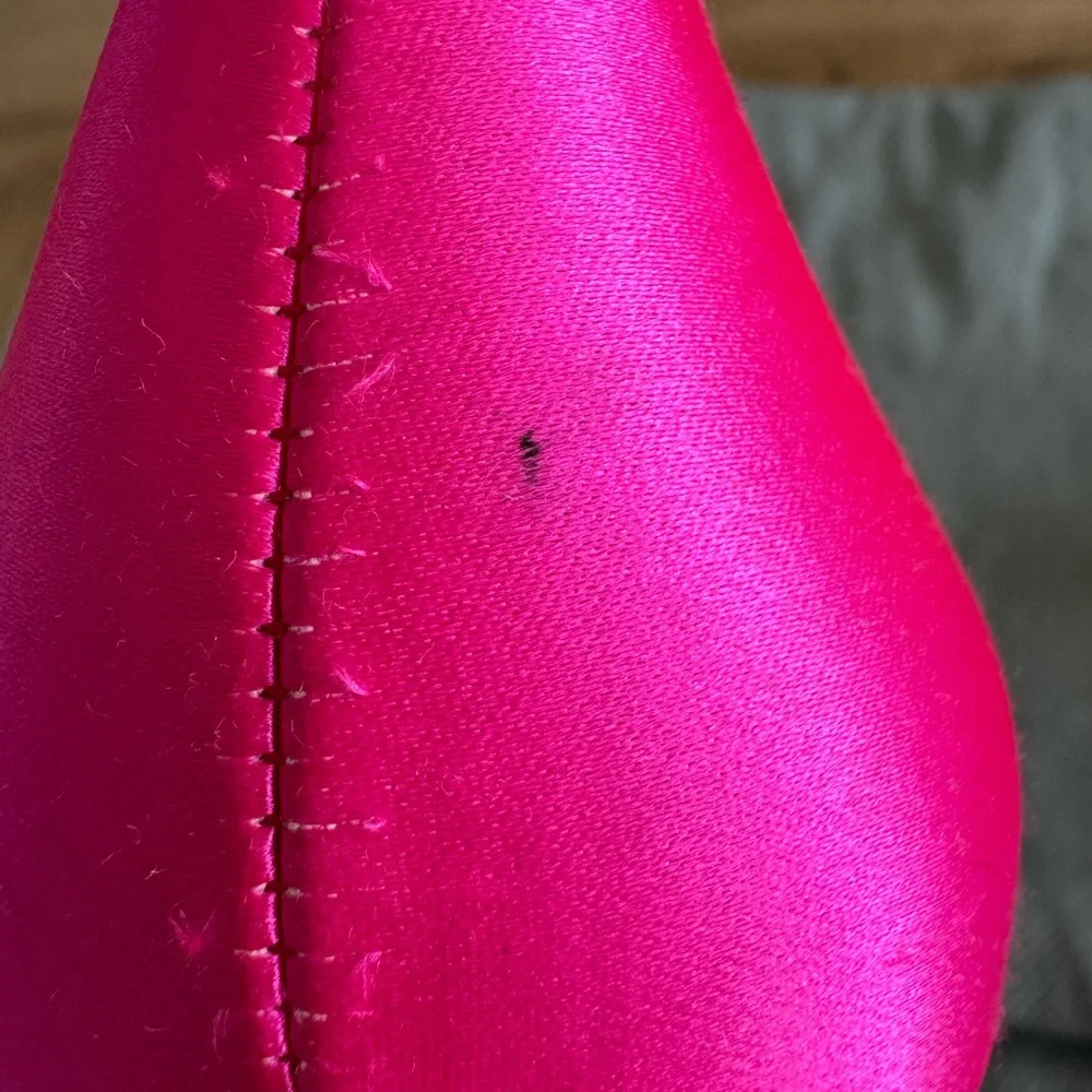 BADGLEY MISCHKA Cher Crystal Embellished Pump in Hot Pink Satin Size US 8.5 - Picture 15 of 16